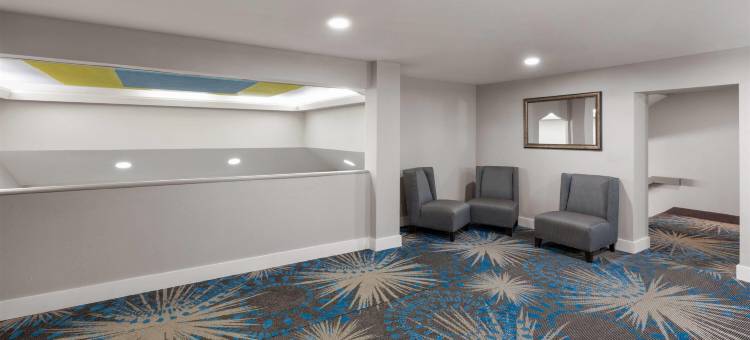 塔尔萨中心戴斯酒店(Days Inn by Wyndham Tulsa Central)图片