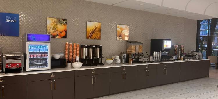 布里克尔市中心 - 迈阿密港舒适套房酒店(Comfort Inn & Suites Downtown Brickell-Port of Miami)图片