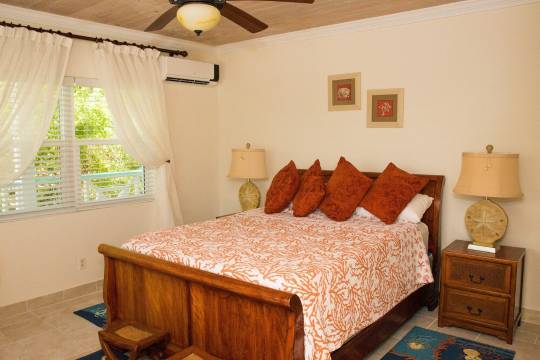 Breathtaking Views, Outstanding Accommodation - Pool, Deck & Solar