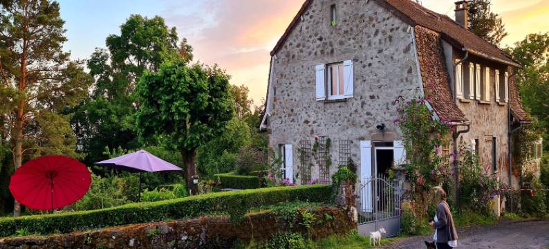 Cottage in Auvergne near Puy Mary图片