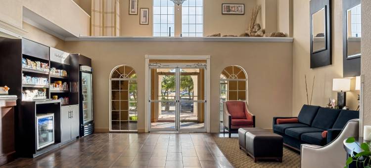 品质酒店套房欧文-拉斯科利纳斯(Quality Suites Irving-Las Colinas)图片