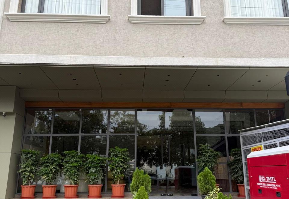 Hotel Acksia Inn Hotel Overview