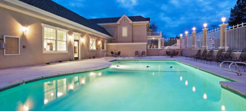 雷丁假日酒店(Holiday Inn REDDING by IHG)图片