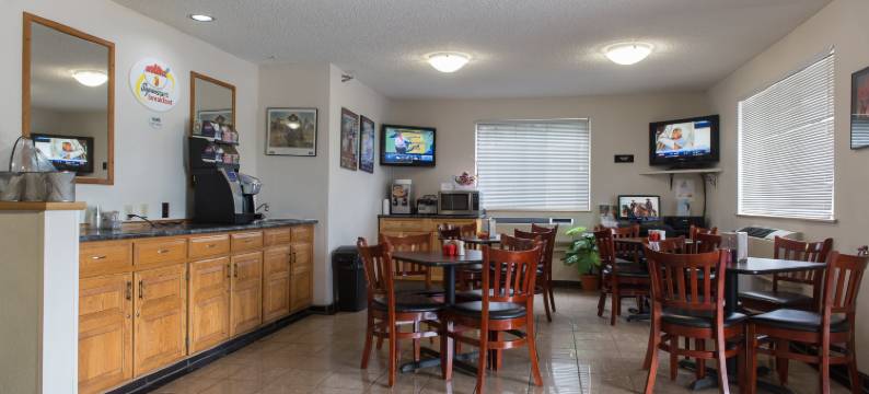 威廉姆斯湖温德姆速8酒店(Super 8 by Wyndham Williams Lake BC)图片