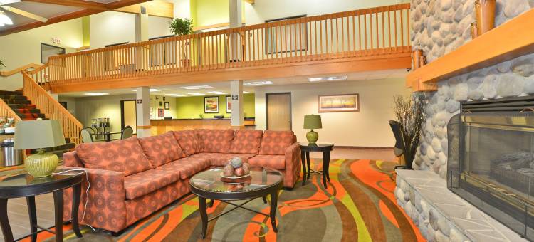 普拉特城KCI机场温德姆华美达酒店(Ramada by Wyndham Platte City KCI Airport)图片