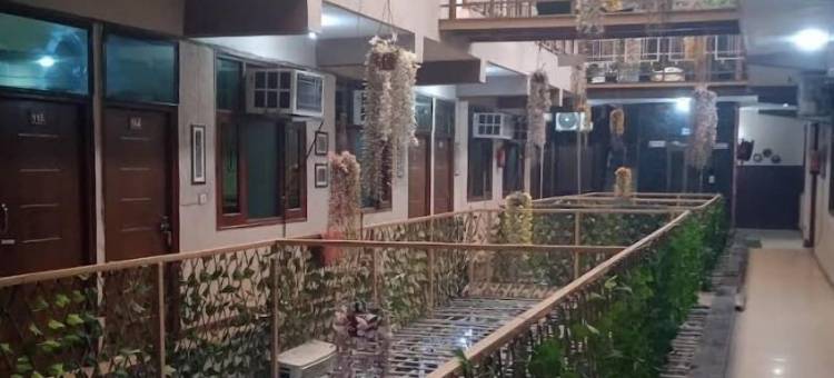 拉吉汉斯丽晶酒店(Hotel Rajhans Regency)图片