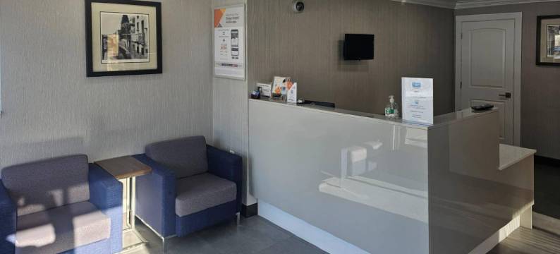 罗德威套房酒店(Rodeway Inn & Suites)图片