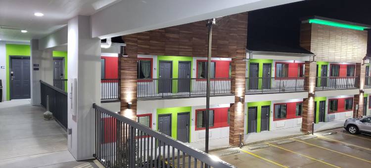 金伍德IAH机场美洲佳值套房酒店(Americas Best Value Inn & Suites Kingwood IAH Airport)图片