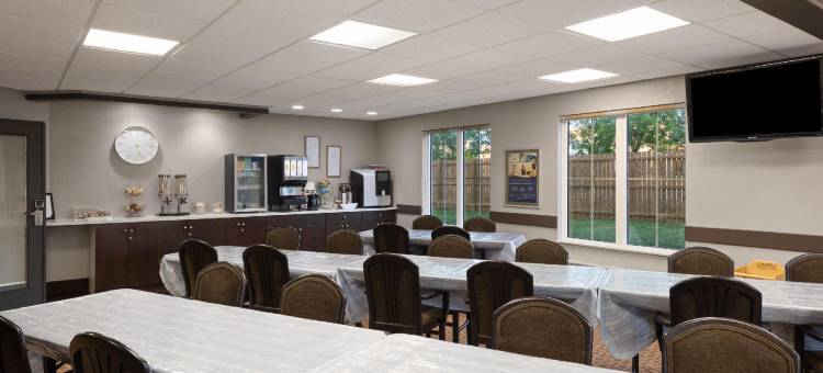 埃斯特万温德姆Travelodge套房酒店(Travelodge Suites by Wyndham Estevan)图片