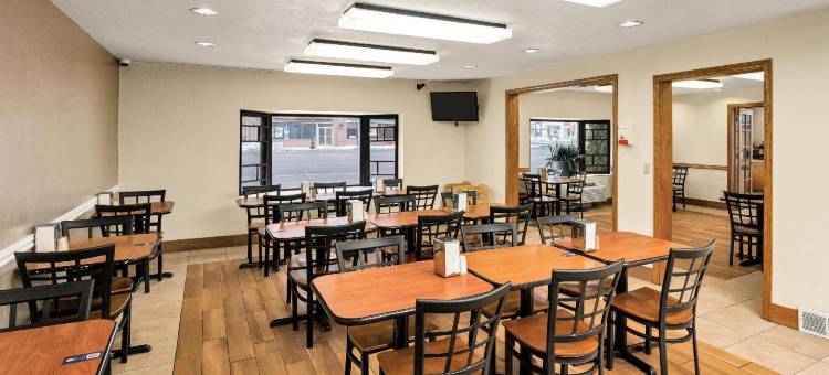 洛根戴斯套房酒店(Days Inn & Suites by Wyndham Logan)图片