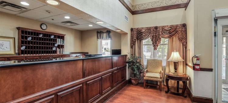 伊克诺套房酒店(Econo Lodge Inn & Suites)图片