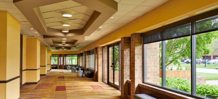 密尔沃基北岸福朋喜来登酒店(Four Points by Sheraton Milwaukee North Shore)图片