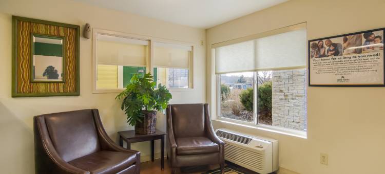 查尔斯湖-萨尔法霍姆汤开放式公寓酒店(HomeTowne Studios Lake Charles - Sulphur)图片