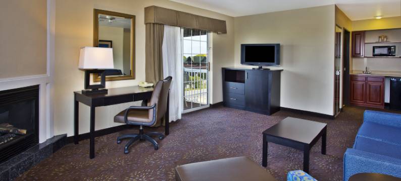 Holiday Inn Express 麦基诺市(Holiday Inn Express MACKINAW CITY by IHG)图片