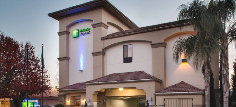 红木城中心智选假日酒店(Holiday Inn Express REDWOOD CITY-CENTRAL by IHG)图片