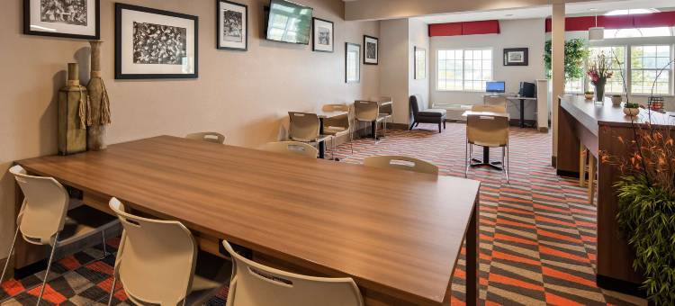 索内斯塔莫根城必备酒店(Sonesta Essential Morgantown)图片