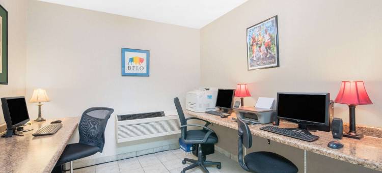 法戈机场第19大道/机场圆顶温德姆戴斯套房酒店(Days Inn & Suites by Wyndham Fargo 19th Ave/Airport Dome)图片