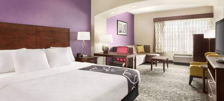 弗雷斯诺西北拉昆塔温德姆套房酒店(La Quinta Inn & Suites by Wyndham Fresno Northwest)图片