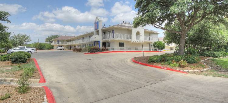 德克萨斯圣安东尼奥 - 六旗德克萨斯庆典游乐园 6 号汽车旅馆(Motel 6 San Antonio, TX Six Flags Fiesta TX/La Cantera Area)图片