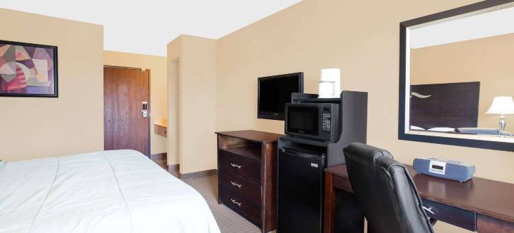 希博根速8酒店(Super 8 by Wyndham Sheboygan WI)图片