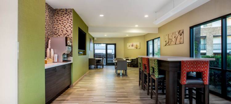 波莫纳拉昆塔温德姆酒店套房(La Quinta by Wyndham Pomona)图片