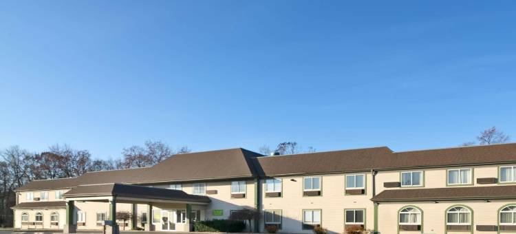 白厅近密西根冒险乐园伊克诺旅馆酒店(Econo Lodge Whitehall Near Michigan's Adventure)图片