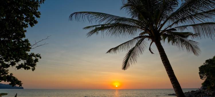 普吉岛奥特瑞格苏林海滩度假村(Outrigger Surin Beach Resort)图片