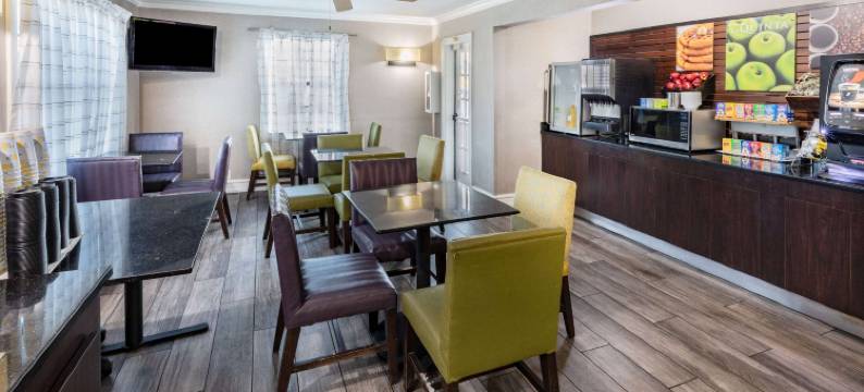 拉雷多I-35拉昆塔温德姆酒店(La Quinta Inn by Wyndham Laredo I-35)图片