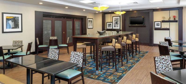克利夫兰机场/米德尔堡高地欢朋套房酒店(Hampton Inn & Suites Cleveland-Airport/Middleburg Heights)图片