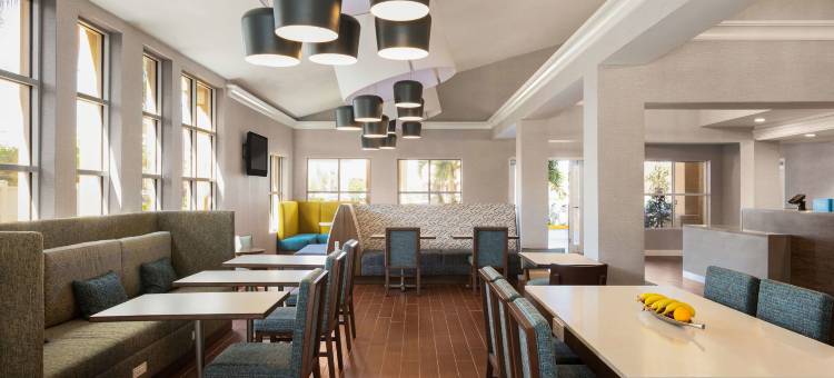 劳德代尔堡机场欢朋酒店及套房(Hampton Inn & Suites Ft. Lauderdale Airport/South Cruise Port)图片