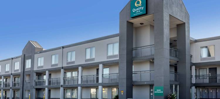 近布拉格堡的费耶特维尔品质酒店Inn(Quality Inn Fayetteville Near Fort Bragg)图片