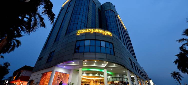 埃默洛尔德布蒂里酒店(Emerald Puteri Hotel)图片