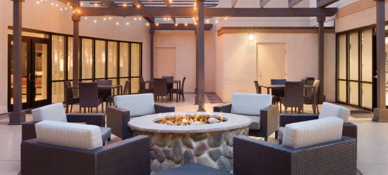 夏洛特机场北部万怡酒店(Courtyard Charlotte Airport North)图片