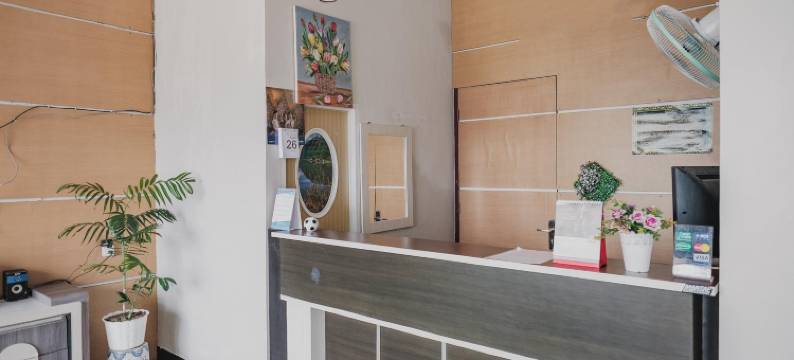 红门修拉伊亚酒店靠近Bengkulu市政厅(RedDoorz Syariah at Hotel Grand Mentari)图片