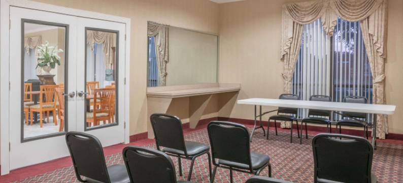 布鲁克希尔速8酒店(Super 8 by Wyndham Brookshire TX)图片