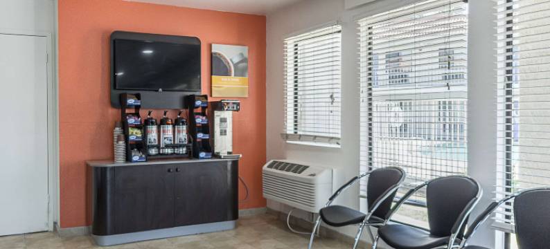 弗雷斯诺6号汽车旅馆 - 北巴求大道(Motel 6 Fresno, CA)图片