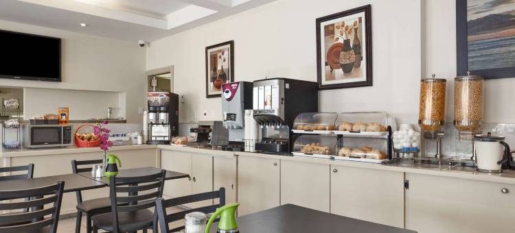 蒙特利尔东戴斯酒店(Days Inn by Wyndham Montreal East)图片