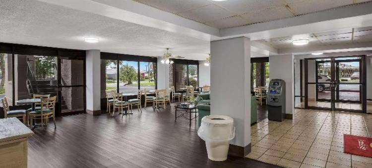 温德姆萨凡纳速8酒店(Super 8 by Wyndham Savannah)图片