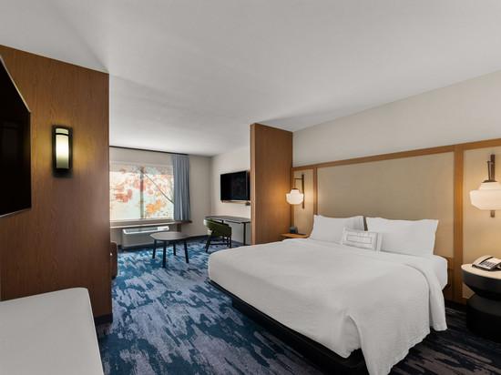 布鲁克斯维尔阳光海岸公园大道万枫酒店及套房