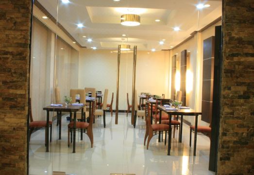 O Hotel Hotel Overview