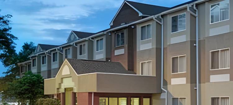 科隆内利斯-诺曼湖麦客达套房酒店(Microtel Inn & Suites by Wyndham Cornelius/Lake Norman)图片