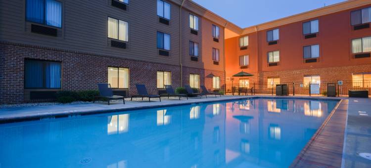 Holiday Inn Express 查尔斯镇(Holiday Inn Express Charles Town)图片