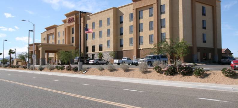 巴斯托欢朋套房酒店(Hampton Inn & Suites Barstow)图片