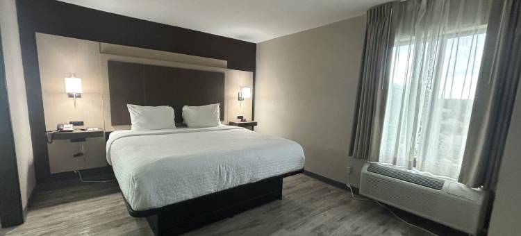 机场大道I-65凯艺套房酒店(Quality Inn & Suites at Airport Blvd I-65)图片