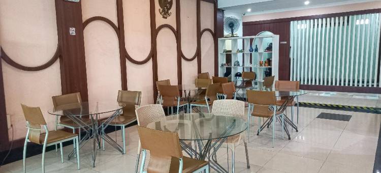 RedDoorz Hotel Baaraka near Living World图片
