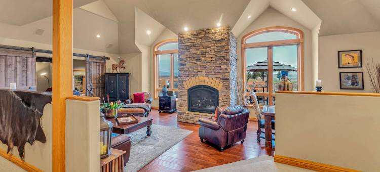 Hot Tub and Game Room - Stunning Tahoe Escape图片