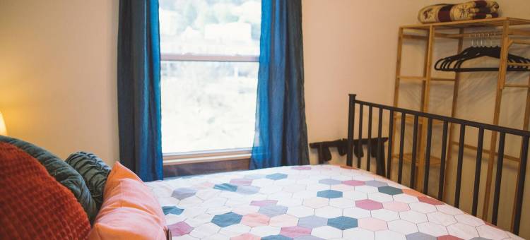Artist Retreat with Modern Amenities - Cozy and Inviting Escape图片