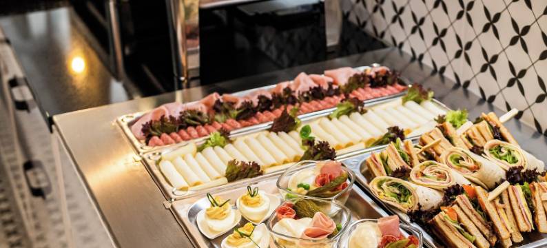 CITY酒店民宿(City Hotel B&B, Reception 24 7, 800m od-from R1, Free Parking)图片