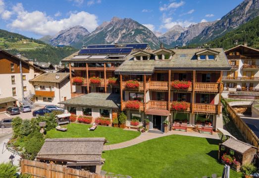 La Genzianella Bormio Hotel Overview