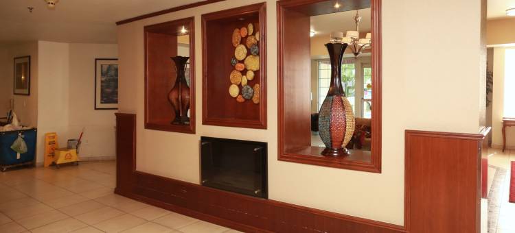 弗雷斯诺西北华美达酒店(Ramada by Wyndham Fresno Northwest)图片